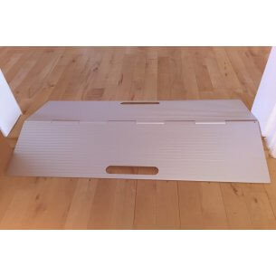 Praktisk rampe til at ligge henover dørtrin